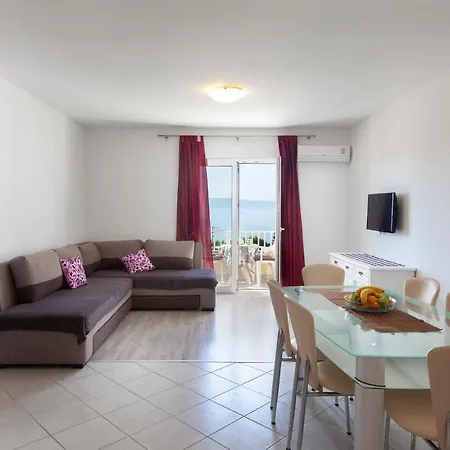 Apartmani Jolanda Podgora Exterior photo