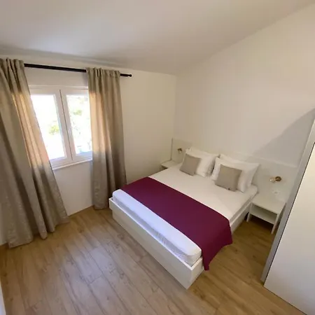 Apartmani Jolanda Podgora Exterior photo