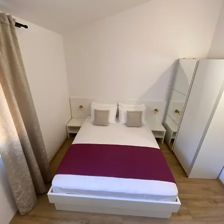 Apartmani Jolanda Podgora Exterior photo