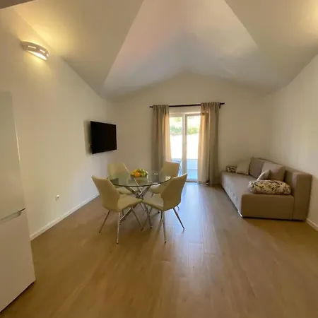 Apartmani Jolanda Podgora Exterior photo
