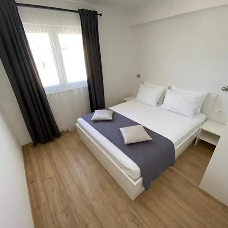 Apartmani Jolanda Podgora Exterior photo